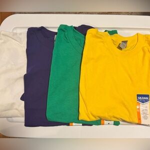Gildan short sleeve T-shirts 4 size Medium